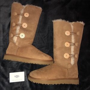 Women’s Bailey button triplet ugg boots